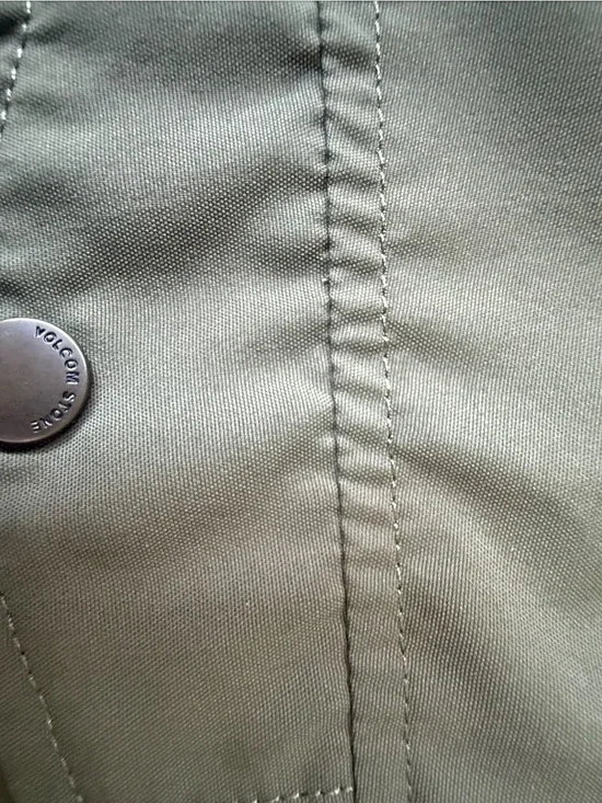 Woman's XL Green Volcom Jacket - Picture 3 of 3
